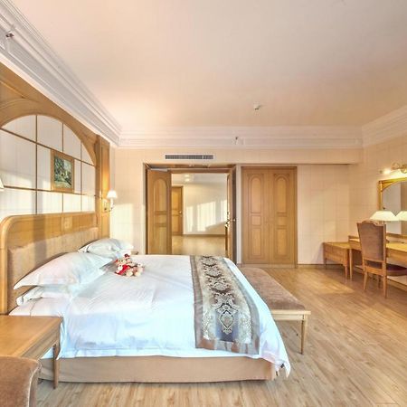 Hotel Silverland Dongguan  Buitenkant foto