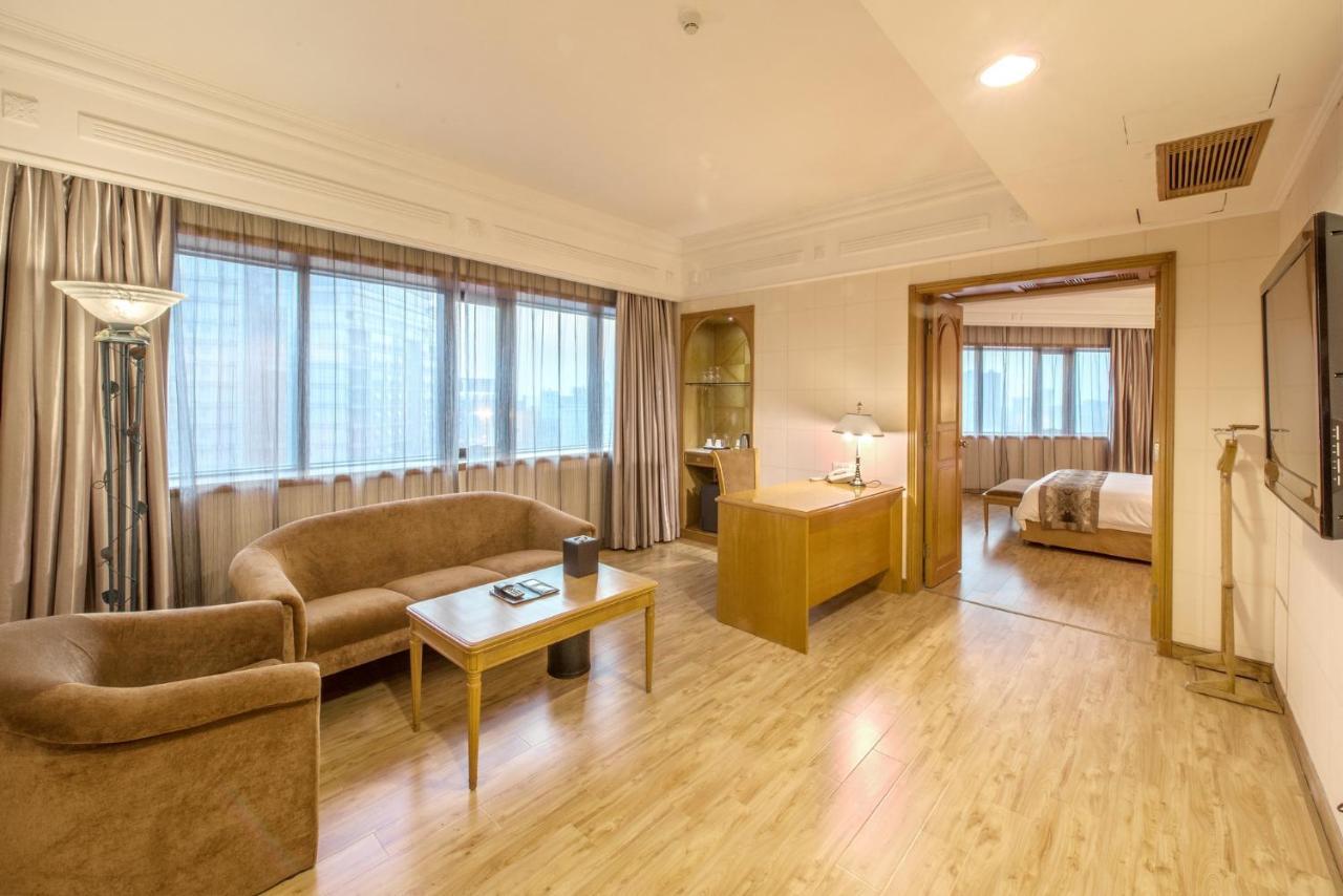 Hotel Silverland Dongguan  Buitenkant foto